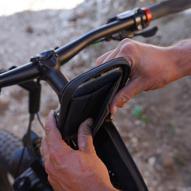 Bakcou Phone Bag | MunroPowersports.com